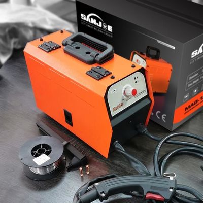 Μηχάνημα ηλεκτροσυγκόλλησης χωρίς αέριο Welder MAG Mini 100A Flux Core Wire Welding Machine MAG135 One Knob Control